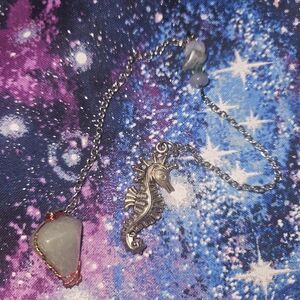 Silver Seahorse Pendulum